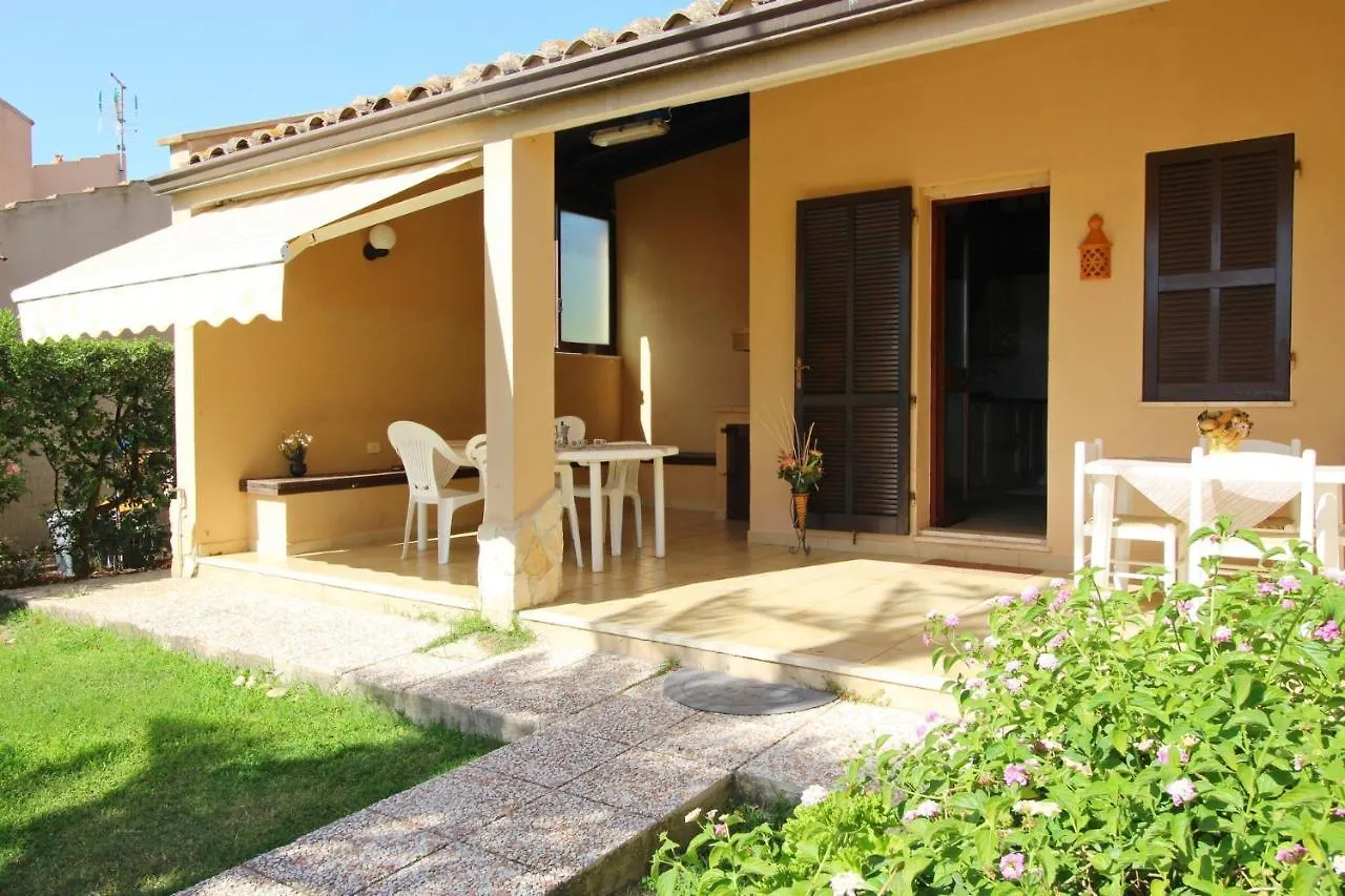 Villetta Turagri Costa Rei 0*,